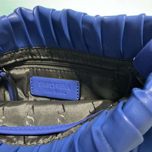 Simply Vera Wang Leilexi Shoulder Bag Pleated Blue - Picture 4 of 4